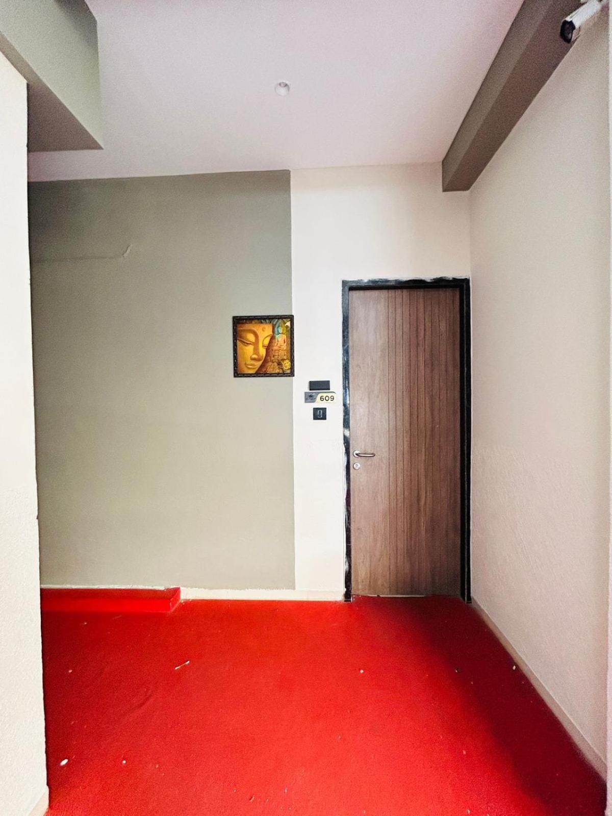 Hotel Gold Palace Inn Сурат Екстериор снимка
