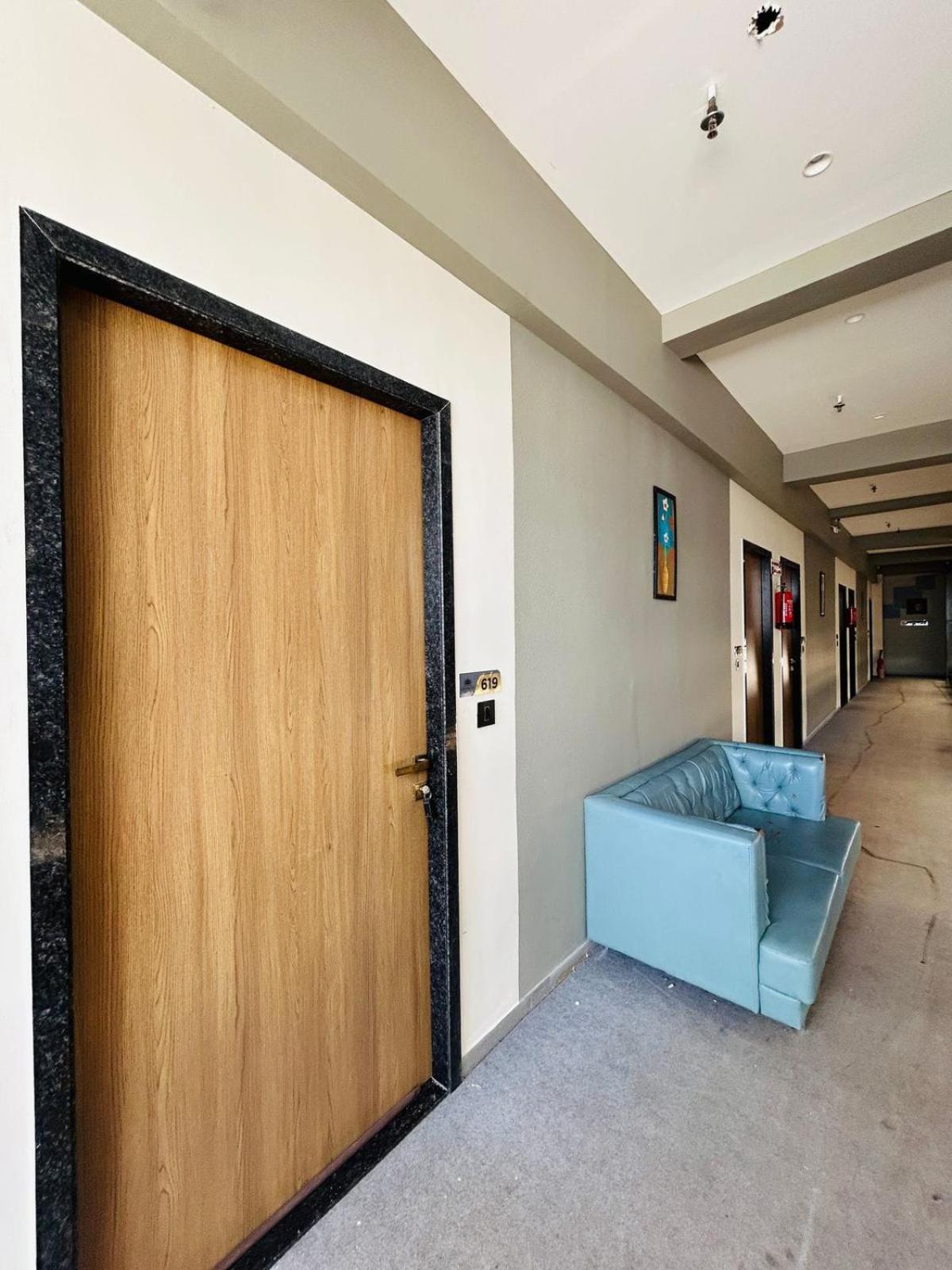 Hotel Gold Palace Inn Сурат Екстериор снимка